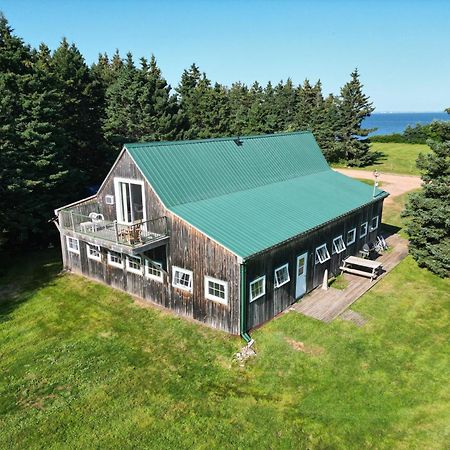 The Barn At Spry Point Hostel Little Pond Exterior photo